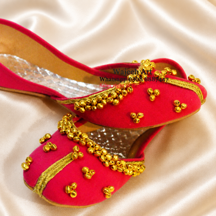 Shoe51 Red Velvet Khussa